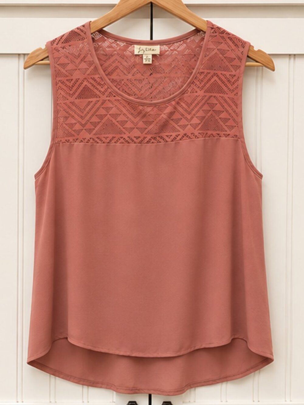 Lily White Dusty Rose Sleeveless Lace Yoke High Low Blouse XL